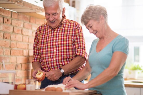 seniors-working-together-homemade-apple-pie_bd.jpg